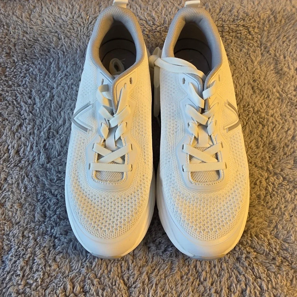 Vionic Women's White‎ Walk Max Sneakers Walking Shoes Orthopedic Sz 9 WU 40 NEW